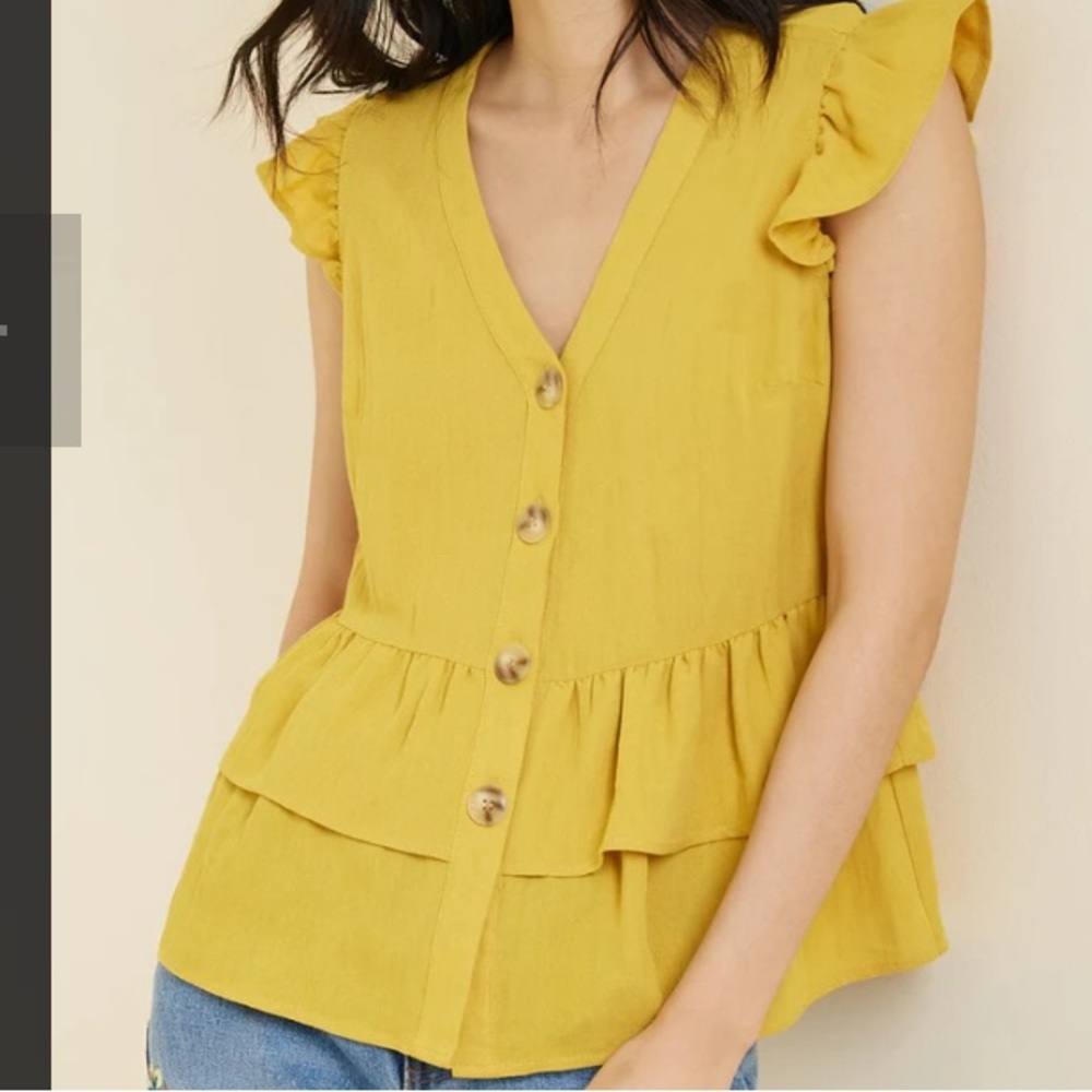 Women's Button-Down Tiered Ruffle Hem Top size L